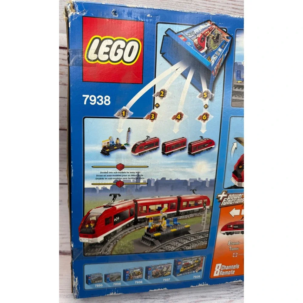 LEGO City Passenger Train 7938 Red High Speed Remote Control 669 Pcs Retired Set
